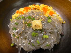 生しらす丼